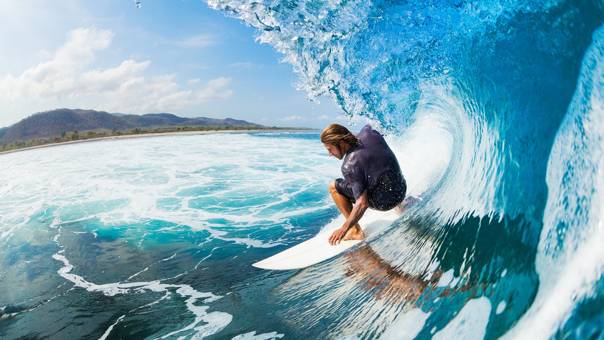 《电竞直播的幕后：主播制作背后的故事》，电竞主播是靠什么赚钱